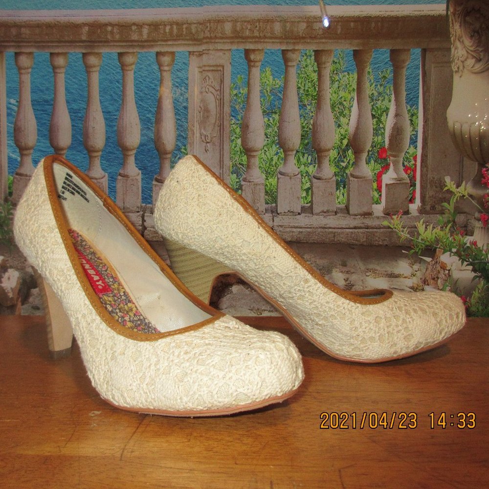 Ladie's/Junior's Heels